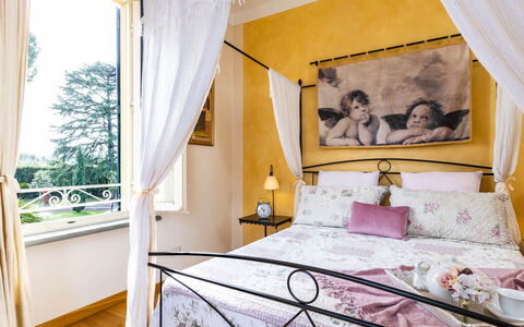Villa Luigina 8: Meubles, Lit, Design Intérieur, Chambre, Literie, Drap De Lit, Linge, Domicile, Textile, Éclairage