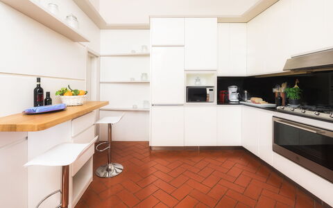 Villa Beltrami 14: Cuisine, Appareil De Cuisine, Comptoir, Design Intérieur, Sol, Principaux Appliance, Bois, Cabinetry, Meubles, Sol