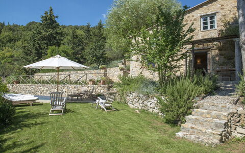 Villa delle Upupe 8: Arbuste, Jardin, Chalet, Aménagement Paysager, Dalle, Mobilier De Jardin, Biens, Arrière-Cour, Ferme, Cour