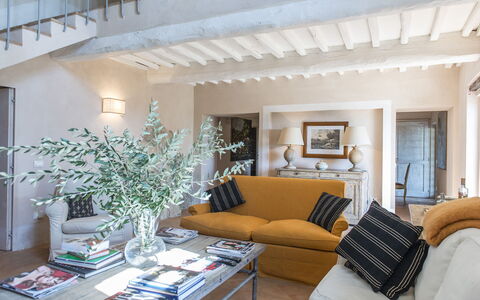 Villa delle Upupe 8: Meubles, Design Intérieur, Mur, Sol, Canapé, Bois, Sol, Pièce, Salon, Domicile