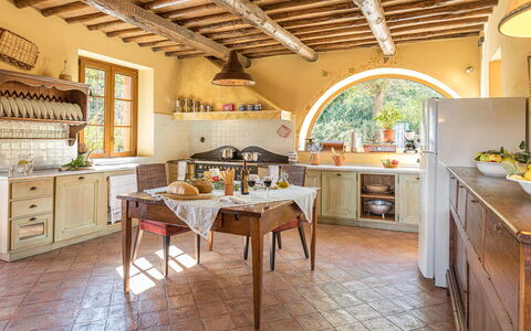 Villa Il Foramasso 10+2: Meubles, Design Intérieur, Mur, Cuisine, Domicile, Sol, Plafond, Cabinetry, Chaise, Maison
