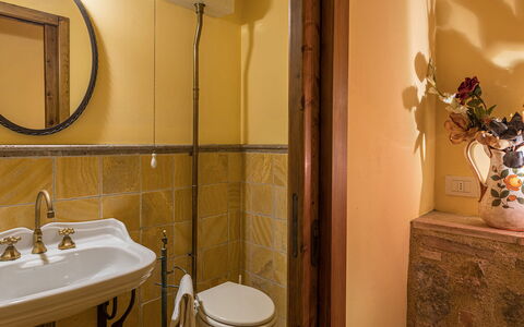 Villa Il Foramasso 10+2: Lavabo, Design Intérieur, Mur, Luminaire Plomberie, Salle De Bains, Sol, Évier, Miroir, Sol, Robinet