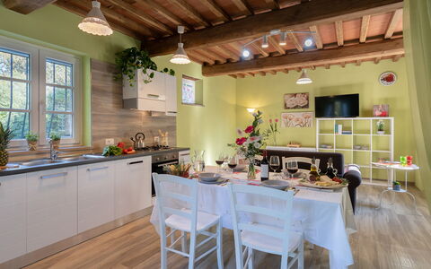 Ai Due Cuori 4: Meubles, Design Intérieur, Sol, Bois, Plafond, Cuisine, Sol, Pièce, Table, Luminaire