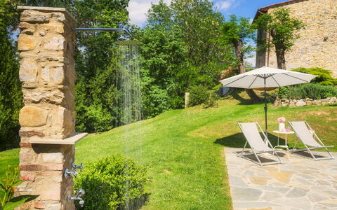 Ai Due Cuori 4: Arbuste, Jardin, Mobilier De Jardin, Aménagement Paysager, Ombre, Piscine, Arrière-Cour, Cour, Pelouse, Dalle