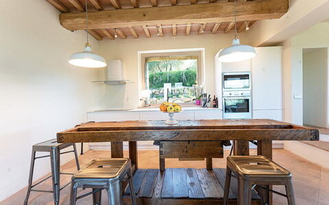 Amandula 6: Meubles, Design Intérieur, Sol, Bois, Cuisine, Sol, Table, Plafond, Comptoir, Table Cuisine Et Salle A Manger
