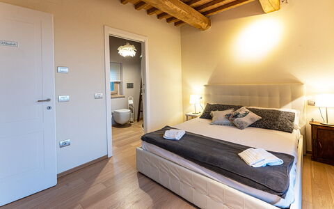 Amandula 6: Lit, Chambre, Design Intérieur, Literie, Sol, Drap De Lit, Pièce, Meubles, Cadre De Lit, Plafond