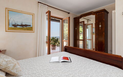 Antiche Pietre 10: Meubles, Lit, Design Intérieur, Chambre, Bois, Sol, Sol, Drap De Lit, Pièce, Literie