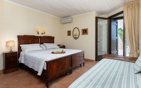 Antiche Pietre 10: Meubles, Design Intérieur, Lit, Sol, Sol, Chambre, Bois, Pièce, Table, Plafond