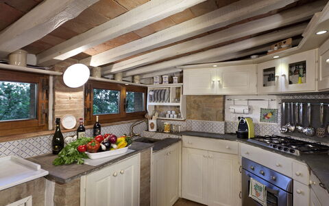 Borgo Paradiso 4+2: Cuisine, Bois, Design Intérieur, Comptoir, Principaux Appliance, Meubles, Sol, Plafond, Domicile, Appareil De Cuisine