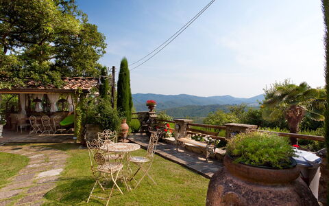 Borgo Paradiso 4+2: Colline, Pot De Fleur, Station De Montagne, Chaîne De Montagnes, Jardin, Vallée, Aménagement Paysager, Plante D'Appartement, Hacienda, Balcon