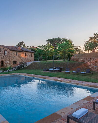 Bossoncina 8+1: Bleu, Piscine, Architecture, Biens, Ferme, Hacienda, Villa, Manoir, Aménagement Paysager, Caractéristique De L'Eau