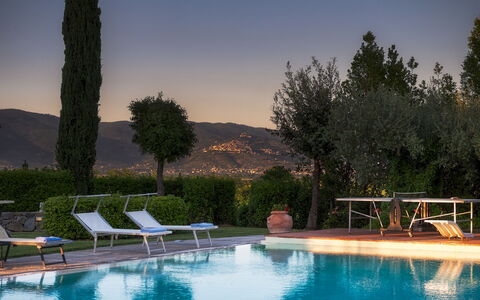 Casale dei Girasoli 14: Piscine, Bleu, Recours, Thermes, Eco Hôtel, Mobilier De Jardin, Balancelle, Hacienda, Ville Resort, Biens