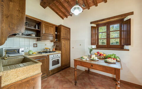 Casale Cinque Valli 8: Meubles, Design Intérieur, Sol, Cabinetry, Domicile, Plafond, Sol, Cuisine, Comptoir, Pièce