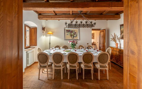 Vista del Lago 12: Meubles, Design Intérieur, Bois, Plafond, Table, Sol, Pièce, Salle À Manger, Éclairage, Chaise