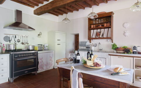 Podere Gragnano 12: Meubles, Cuisine, Design Intérieur, Appareil De Cuisine, Sol, Domicile, Cabinetry, Comptoir, Électroménager, Pièce