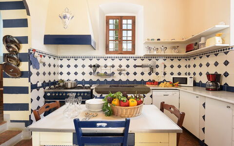 Poggerello 10: Design Intérieur, Sol, Meubles, Cuisine, Sol, Pièce, Éclairage, Domicile, Plafond, Table Cuisine Et Salle A Manger