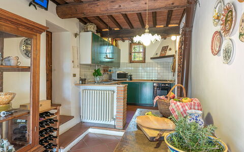 Poderino 6: Meubles, Design Intérieur, Sol, Bois, Sol, Plafond, Cuisine, Comptoir, Éclairage, Cabinetry