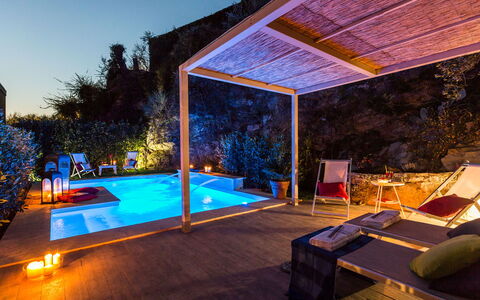 Il Ciliegio sul Lago 6: Piscine, Recours, Meubles, Éclairage, Eco Hôtel, Mobilier De Jardin, Pot De Fleur, Loisir, Chaise, Nuit