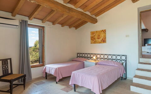Casale Rasa 20+2: Meubles, Domicile, Chambre, Lit, Literie, Cadre De Lit, Drap De Lit, Appartement, Linge, Tache De Bois