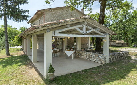 Villa la Corte 6: Bois, Toit, Chalet, Ombre, Structure En Plein Air, Jardin, Biens, Ferme, Batiments Jardin, Aménagement Paysager