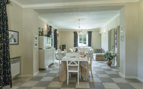 Villa la Corte 6: Meubles, Design Intérieur, Sol, Sol, Plafond, Table, Chaise, Pièce, Éclairage, Salle À Manger