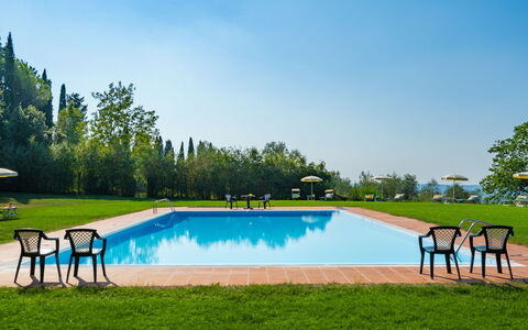 Tenuta di Pratello 24: Bleu, Piscine, Recours, Jardin, Loisir, Ombre, Eco Hôtel, Pelouse, Aménagement Paysager, Parc