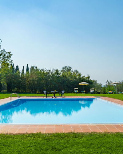 Tenuta di Pratello 24: Bleu, Piscine, Recours, Jardin, Loisir, Ombre, Eco Hôtel, Pelouse, Aménagement Paysager, Parc