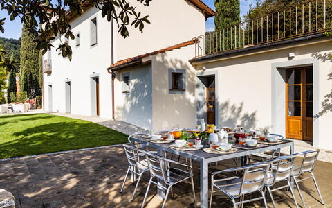 Torre Angelina 10+2: Domicile, Biens, Chaise, Table Cuisine Et Salle A Manger, Jardin, Villa, Cour, Ombre, Ferme, Plante D'Appartement
