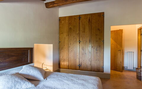 Podere Fabbrica 12: Sol, Mur, Design Intérieur, Bois, Chambre, Sol, Meubles, Lit, Pièce, Parquet