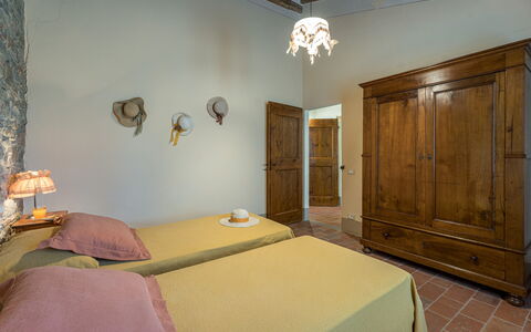 Nonno Fernando 14: Meubles, Design Intérieur, Mur, Chambre, Sol, Bois, Lit, Sol, Plafond, Pièce
