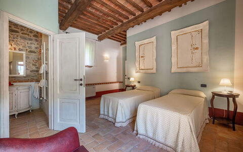 Podere Bellaria 18+2: Mur, Meubles, Design Intérieur, Plafond, Chambre, Sol, Sol, Pièce, Éclairage, Lit