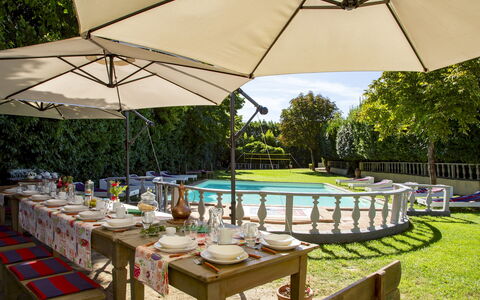 Villa delle Sophore 12: Meubles, Mobilier De Jardin, Table, Chaise, Parapluie, Tableau De Plein Air, Ombre, Piscine, Recours, Jardin