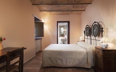Villa di Morice 14: Meubles, Mur, Sol, Chambre, Design Intérieur, Sol, Lit, Plafond, Éclairage, Cadre De Lit