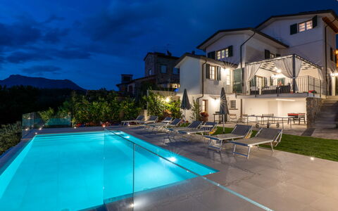 Villa Elena 9+1: Zone Résidentielle, Maison, Domicile, Piscine, Chaîne De Montagnes, Biens, Balcon, Villa, Eco Hôtel, Recours