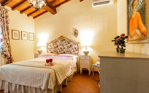 Villa Elisa 16: Meubles, Design Intérieur, Chambre, Lit, Textile, Sol, Drap De Lit, Sol, Literie, Linge