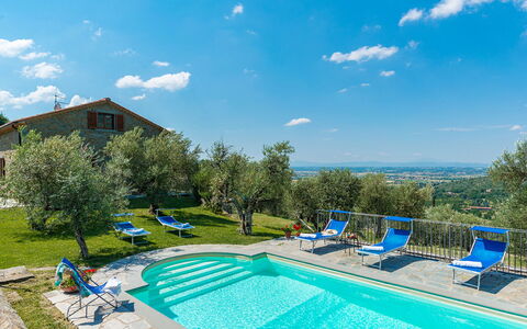 Villa Fabi 6+2: Bleu, Biens, Chalet, Piscine, Ferme, Villa, Cour, Pelouse, Arrière-Cour, Aménagement Paysager