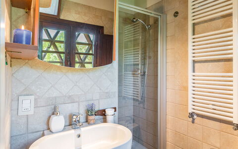 Villa Gino 8+2: Sol, Design Intérieur, Sol, Luminaire Plomberie, Bois, Salle De Bains, Éclairage, Pièce, Plomberie, Domicile