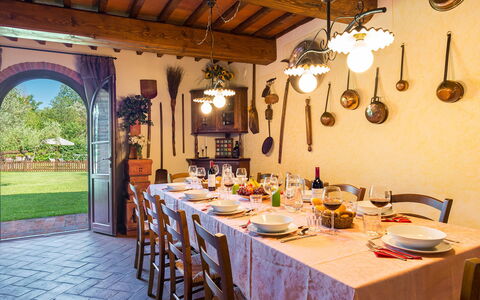 Villa Gino 8+2: Meubles, Table, Bois, Design Intérieur, Chaise, Plafond, Table Cuisine Et Salle A Manger, Salle À Manger, Éclairage, Luminaire