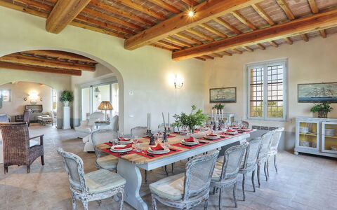 Villa Il Meluccio 12: Meubles, Design Intérieur, Mur, Sol, Chaise, Table, Domicile, Table Cuisine Et Salle A Manger, Sol, Salle À Manger