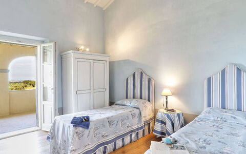 Villa Il Meluccio 12: Mur, Chambre, Lit, Drap De Lit, Literie, Meubles, Cadre De Lit, Sol, Domicile, Linge
