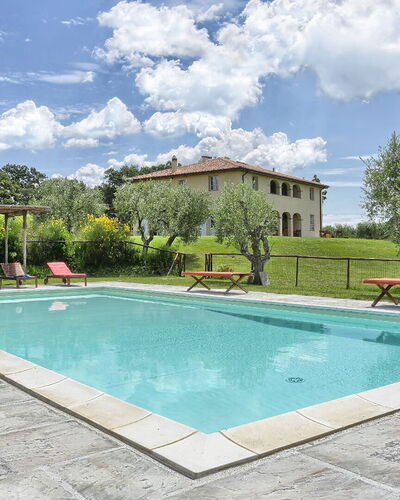 Villa Il Meluccio 12: Piscine, Meubles, Mobilier De Jardin, Biens, Recours, Jardin, Hacienda, Ombre, Chaise, Ferme