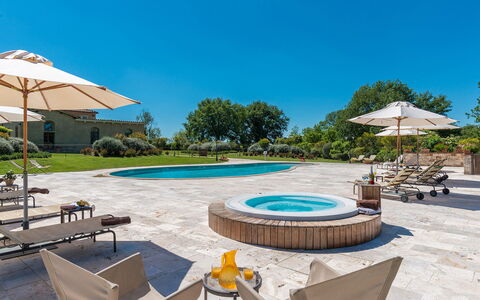 Villa le Chiarne 22: Bleu, Piscine, Mobilier De Jardin, Recours, Ombre, Biens, Aménagement Paysager, Caractéristique De L'Eau, Eco Hôtel, Tableau De Plein Air