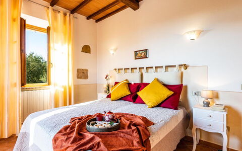 Il Poggiarellino 14: Domicile, Meubles, Chambre, Linge, Literie, Lit, Drap De Lit, Cadre De Lit, Lampe, Hôtel
