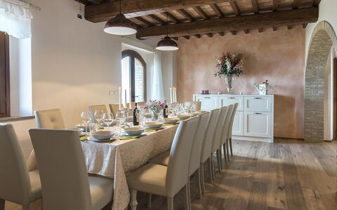 La Vecchia Fonte 15: Meubles, Design Intérieur, Table, Bois, Salle À Manger, Sol, Chaise, Table Cuisine Et Salle A Manger, Plafond, Pièce