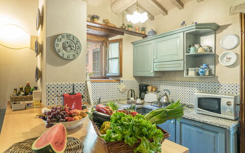 La Capannina 2+2: Meubles, Design Intérieur, Cuisine, Bois, Comptoir, Pièce, Sol, Plafond, Éclairage, Cabinetry