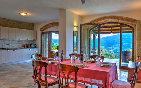 La Casa di Elsa 6: Meubles, Table Cuisine Et Salle A Manger, Chaise, Salle À Manger, Eco Hôtel, Villa, Plante D'Appartement