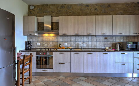 La Casa di Elsa 6: Cuisine, Appareil De Cuisine, Comptoir, Principaux Appliance, Cabinetry, Design Intérieur, Sol, Électroménager, Evier, Meubles