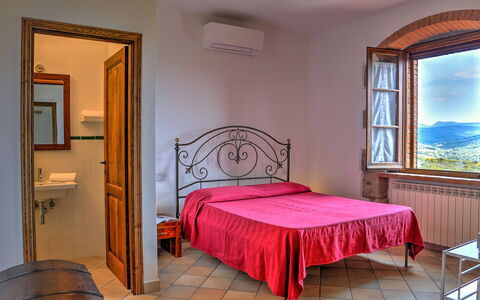 La Casa di Elsa 6: Mur, Domicile, Meubles, Sol, Chambre, Plafond, Lit, Cadre De Lit, Drap De Lit, Appartement