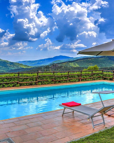 La Casa di Elsa 6: Piscine, Colline, Recours, Chaîne De Montagnes, Eco Hôtel, Mobilier De Jardin, Jardin, Vallée, Crête, Aménagement Paysager