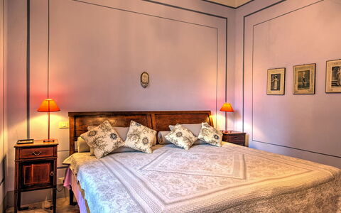 La Martinella 12: Lit, Chambre, Drap De Lit, Literie, Design Intérieur, Mur, Meubles, Bois, Sol, Sol